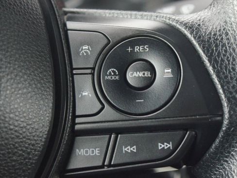 Used 2023 Toyota Corolla LE image 7