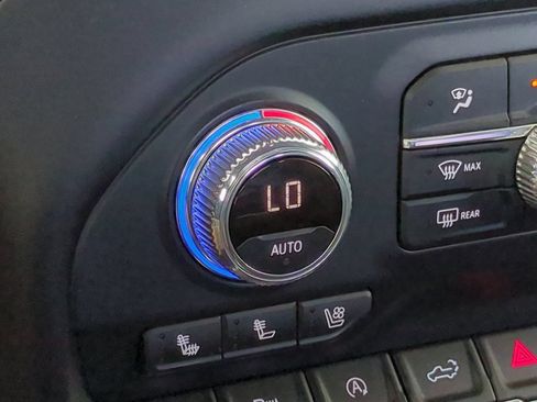 Used 2020 GMC Sierra 1500 AT4 w/ AT4 Premium Package AWD/4WD image 28