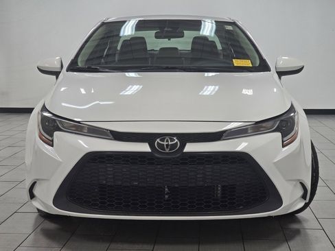 Used 2021 Toyota Corolla LE image 8