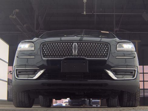 Used 2019 Lincoln Nautilus Reserve w/ Cargo Utility Package image 3