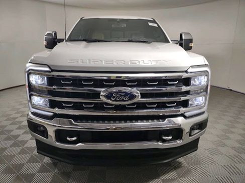 Used 2023 Ford F250 Lariat w/ Chrome Package image 2