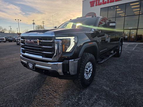 Used 2025 GMC Sierra 2500 SLE w/ SLE Value Package; image 3