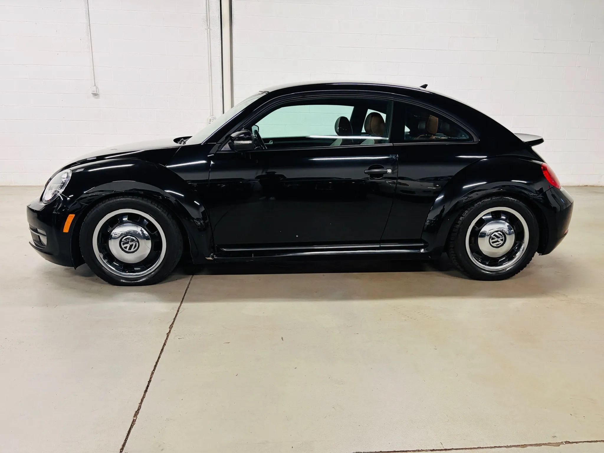 Used 2015 Volkswagen Beetle 1.8T Classic FWD image 5