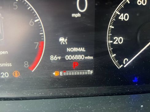 Used 2026 Honda Odyssey Elite image 4