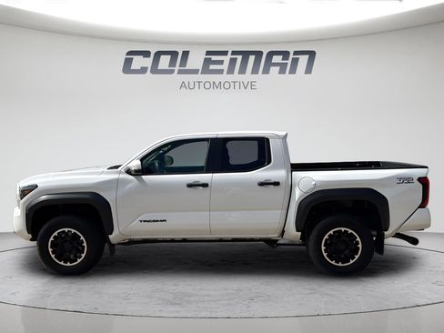 Used 2024 Toyota Tacoma TRD Off-Road w/ TRD Off Road Upgrade Package image 2