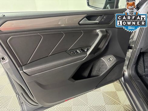 Used 2024 Volkswagen Tiguan SE image 12