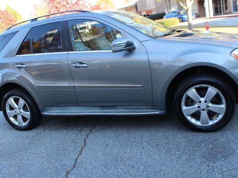 Used 2011 Mercedes-Benz ML 350 2WD image 23
