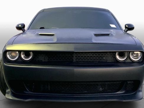 Used 2020 Dodge Challenger SXT w/ Blacktop Package RWD image 4