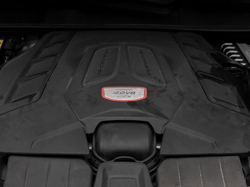 Used 2021 Porsche Cayenne GTS AWD/4WD image 78
