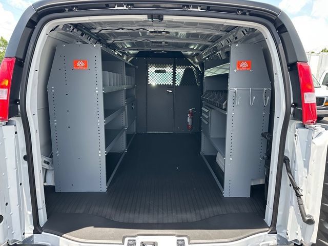 New 2025 GMC Savana 2500 w/ Communications Package RWD image 33