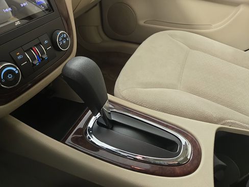 Used 2011 Chevrolet Impala LT image 21