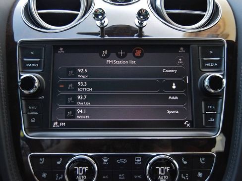 Used 2019 Bentley Bentayga image 29
