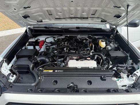 Used 2025 Toyota 4Runner SR5 image 14