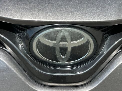 Used 2018 Toyota Camry LE FWD image 36