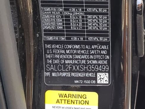 Certified 2025 Land Rover Discovery Sport Dynamic SE image 38