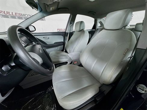 Used 2009 Hyundai Elantra GLS image 17