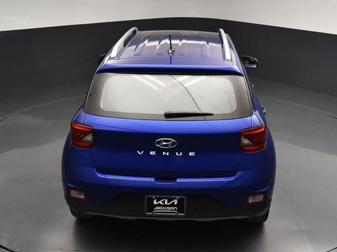 Used 2023 Hyundai Venue SEL FWD image 45