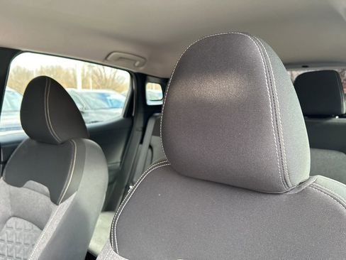 Used 2025 Nissan Kicks SV image 24