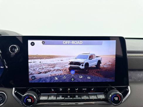 Used 2024 Chevrolet Colorado ZR2 AWD/4WD image 31
