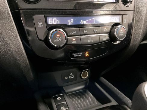 Certified 2022 Nissan Rogue Sport SL w/ Premium Package AWD/4WD image 26