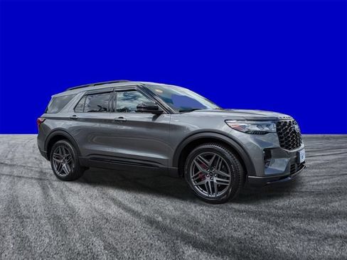 Certified 2026 Ford Explorer ST-Line w/ ST-Line Street Pack RWD image 2