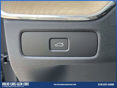 Used 2026 Volvo XC60 B5 Core w/ Climate Package PRO image 19