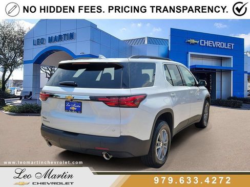 Used 2024 Chevrolet Traverse LT FWD image 3