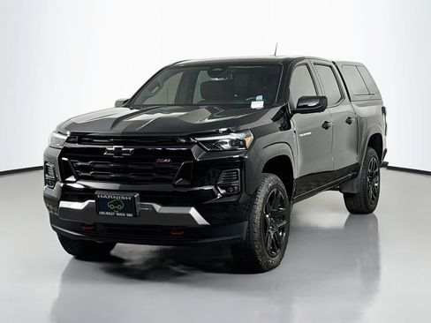 Certified 2025 Chevrolet Colorado Z71 w/ Technology Package AWD/4WD image 3