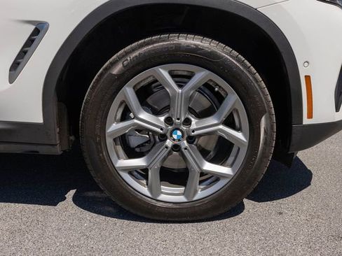 Certified 2025 BMW X4 xDrive30i AWD/4WD image 11