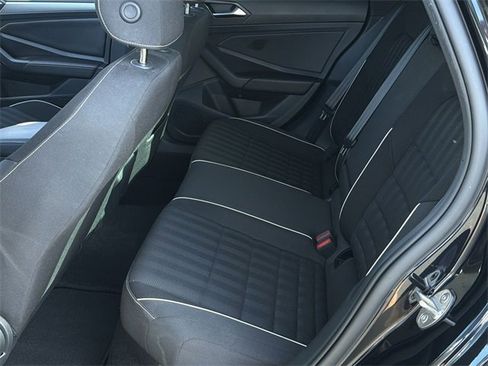 Used 2023 Volkswagen Jetta Sport image 19