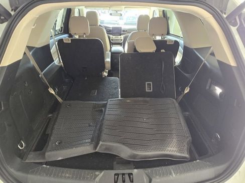 Used 2023 Ford Explorer XLT w/ Equipment Group 202A image 12