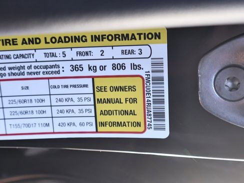 Certified 2024 Ford Escape SE image 33