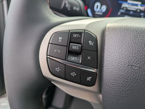 New 2026 Ford Explorer Active RWD image 17
