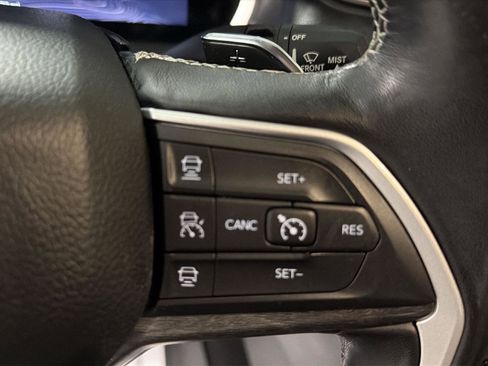 Used 2022 Jeep Grand Cherokee L Limited image 21