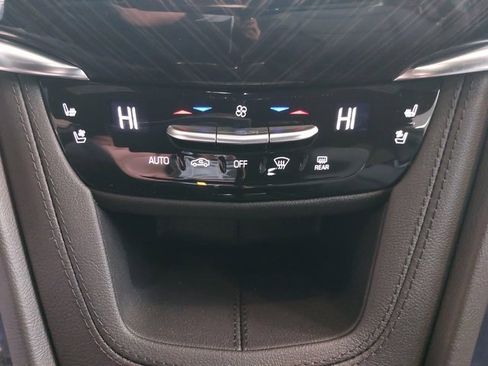 Used 2025 Cadillac XT6 Premium Luxury w/ Technology Package image 28