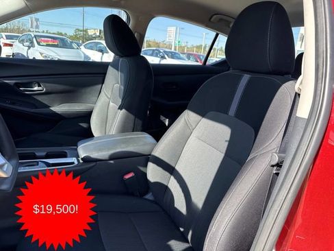 Used 2024 Nissan Sentra SV image 9