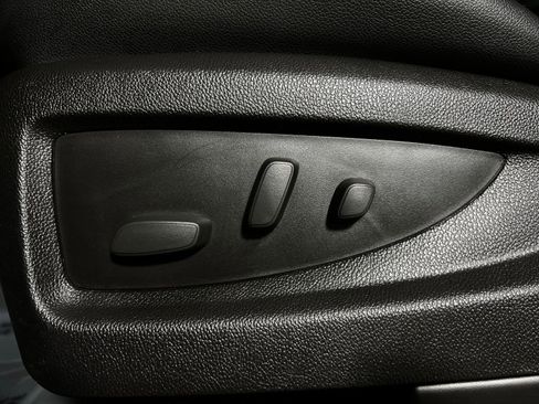 Used 2016 GMC Yukon XL SLT w/ Open Road Package image 14