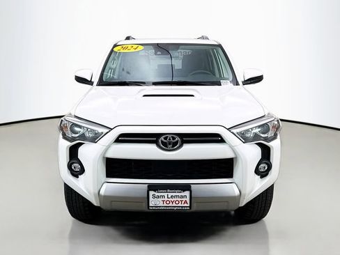 Used 2024 Toyota 4Runner TRD Off-Road image 2