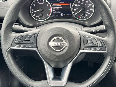 Used 2025 Nissan Sentra SV image 27