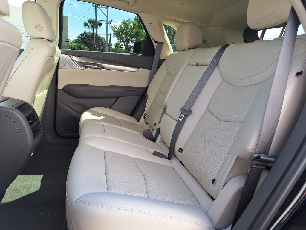 Used 2022 Cadillac XT5 Premium Luxury FWD image 24