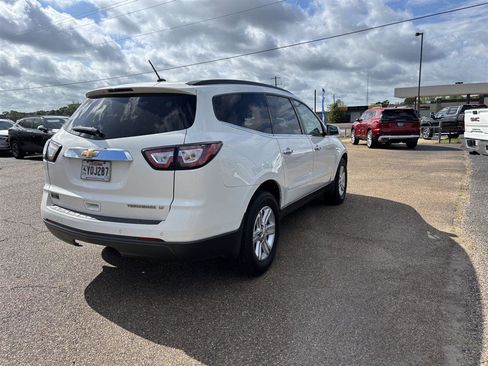 Used 2014 Chevrolet Traverse LT image 18