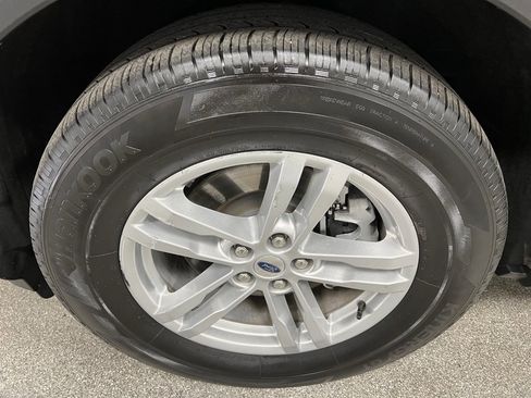 Used 2024 Ford Explorer XLT w/ Equipment Group 202A image 16