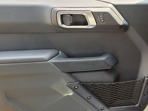New 2025 Ford Bronco Base image 24