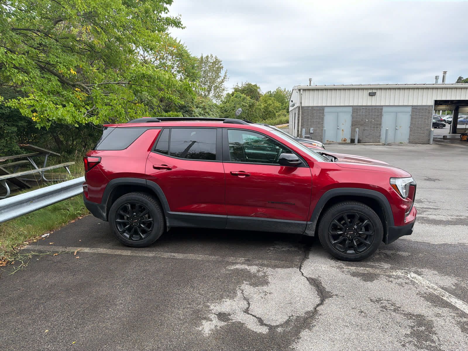 Used 2025 GMC Terrain Elevation w/ Black Edition AWD/4WD image 23
