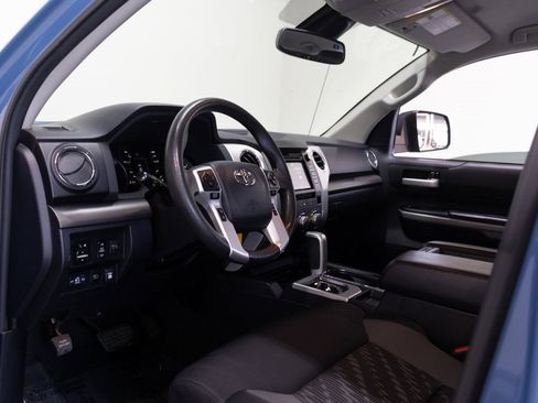 Used 2019 Toyota Tundra SR5 w/ SR5 Convenience Package image 17