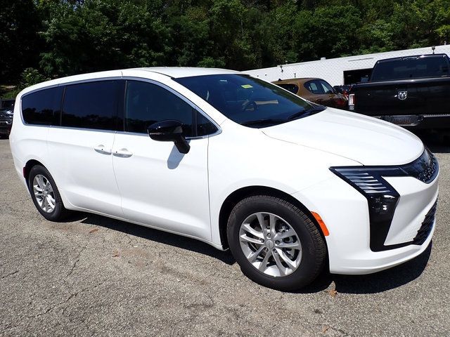 New 2027 Chrysler Pacifica Select FWD image 9