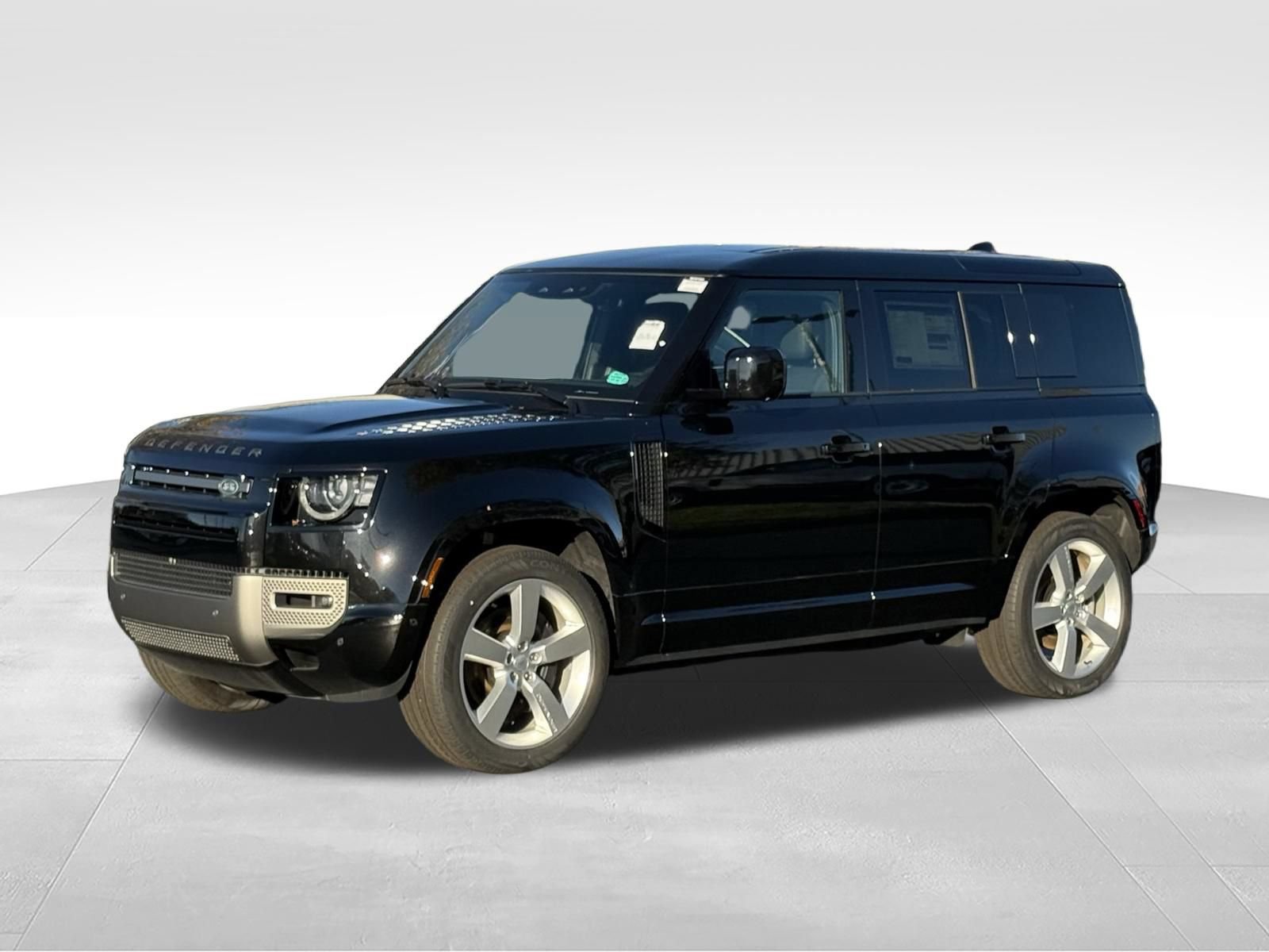 New 2025 Land Rover Defender 110 X-Dynamic SE AWD/4WD image 2
