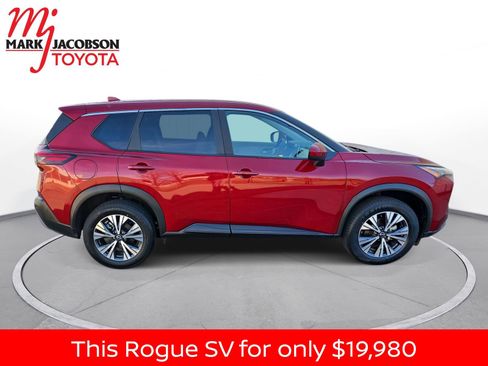 Used 2023 Nissan Rogue SV image 7
