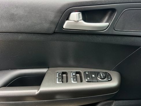Used 2019 Kia Sportage LX FWD image 13