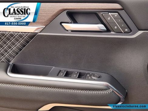 Used 2025 GMC Acadia Denali w/ LPO, Floor Liner Package AWD/4WD image 24
